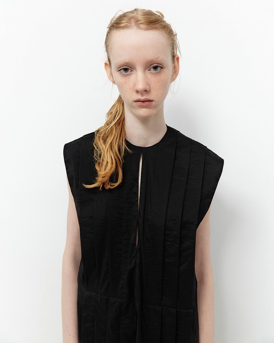 PLEATED TOTE DRESS
