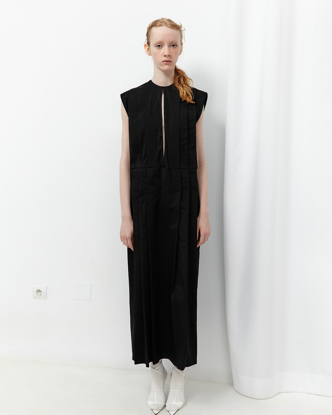 PLEATED TOTE DRESS
