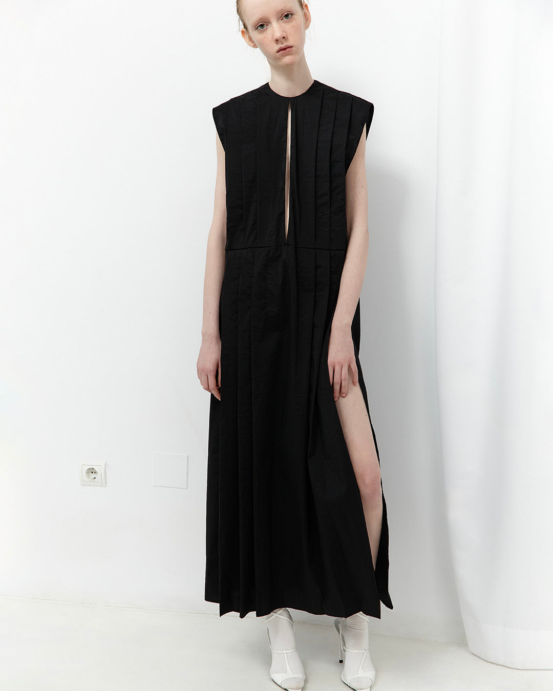 PLEATED TOTE DRESS