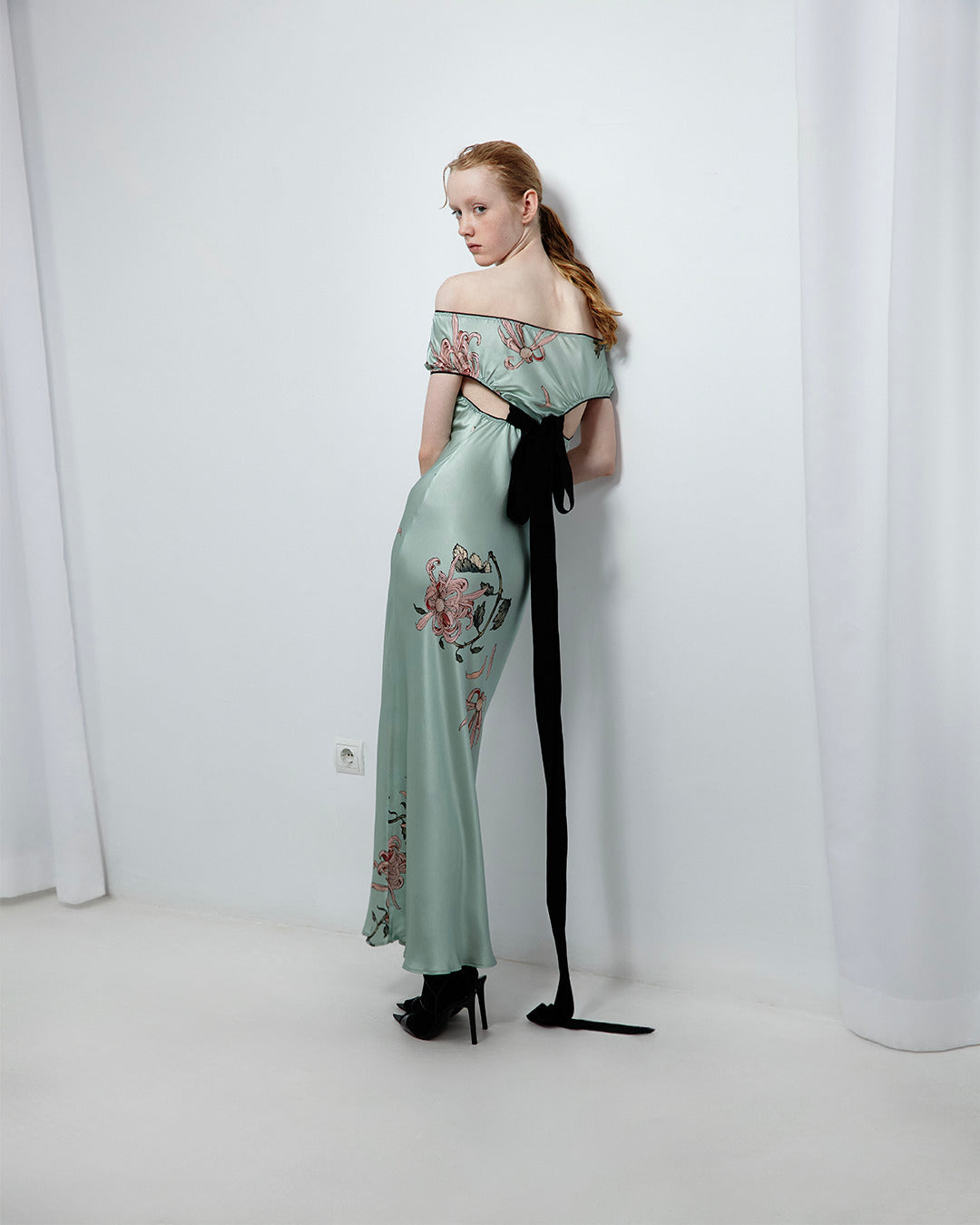 OFF BOW BACK DAISY DRESS
