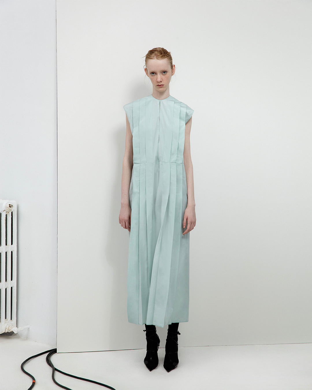 PLEATED TOTE DRESS