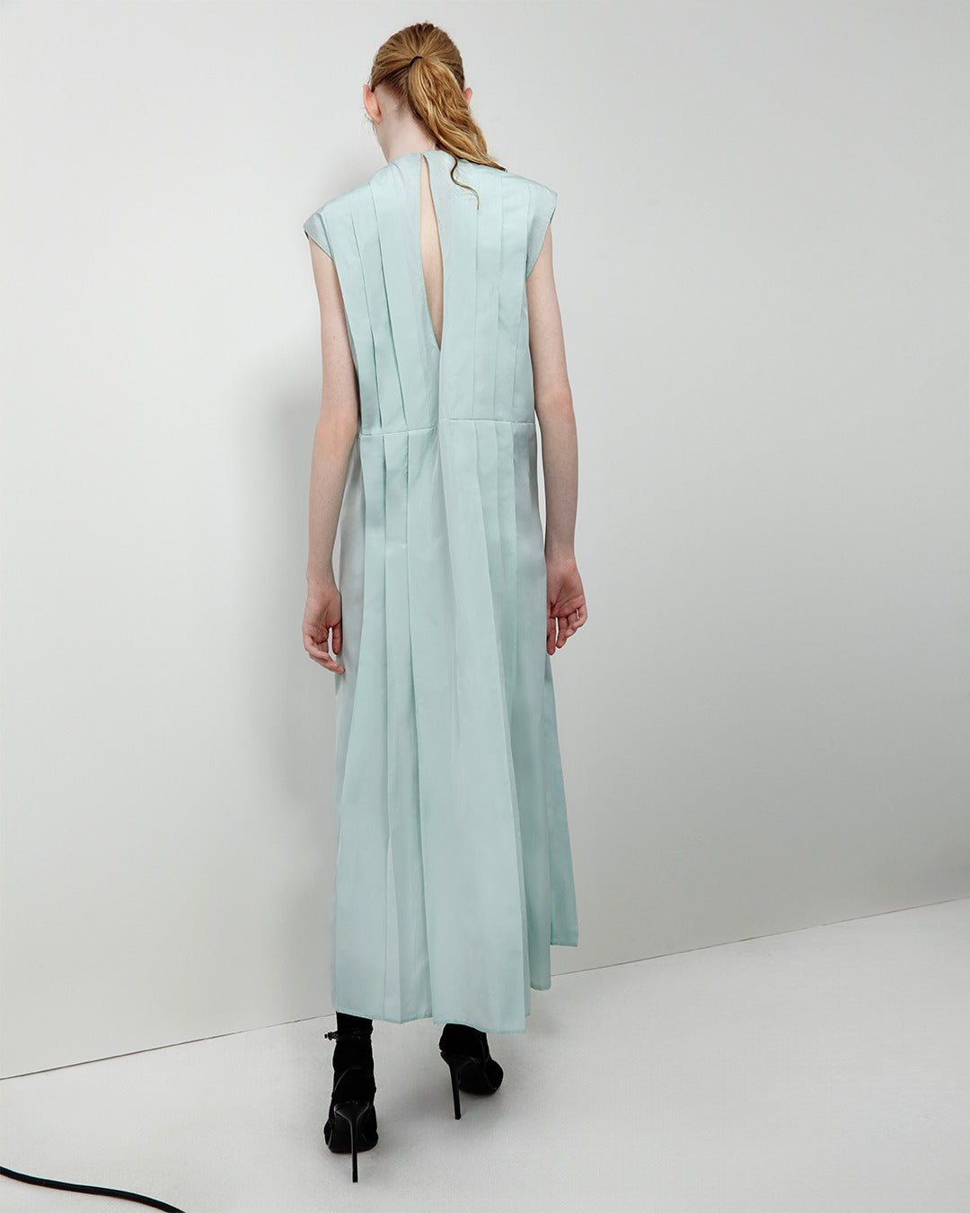 PLEATED TOTE DRESS