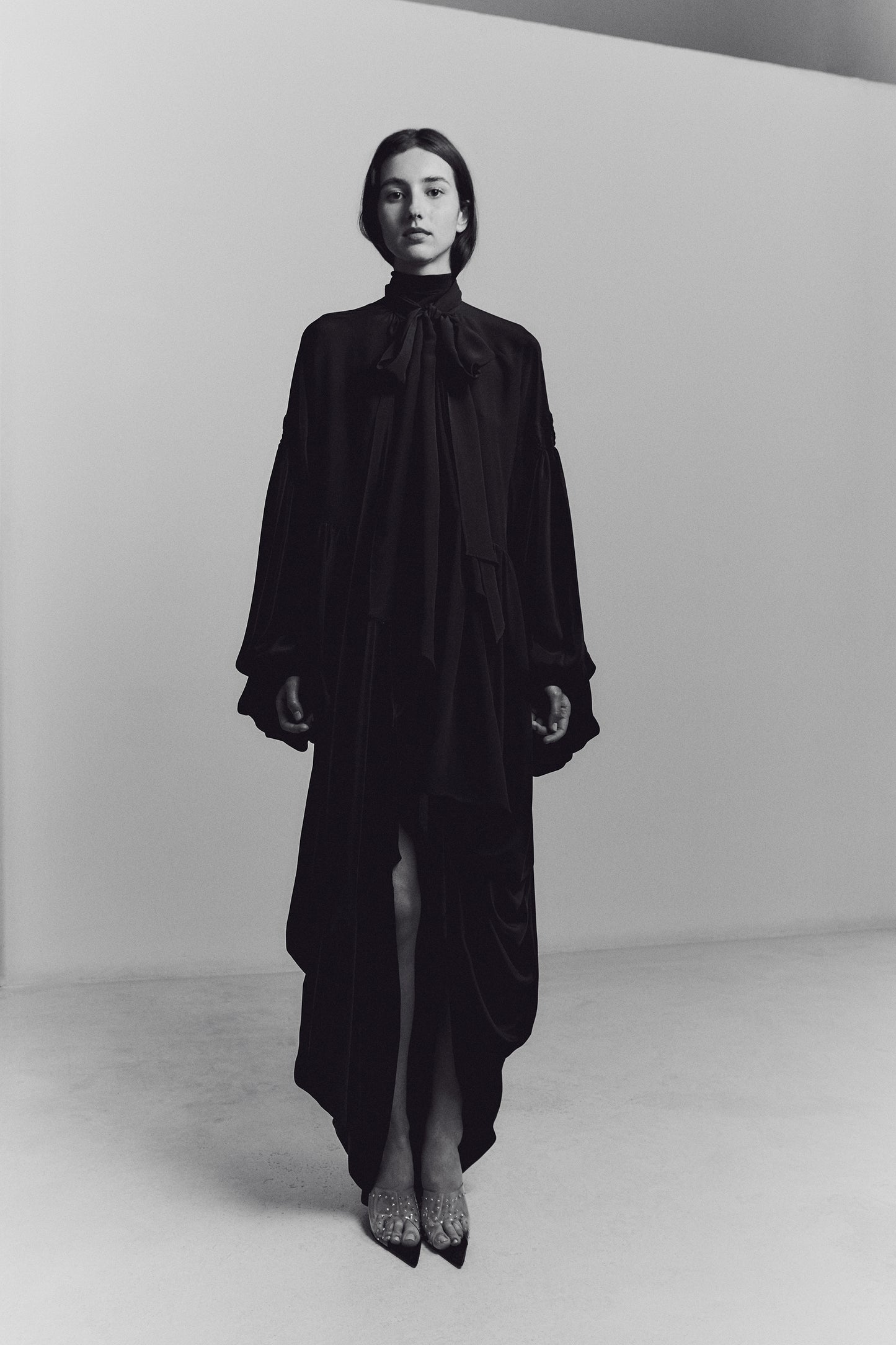 BLACK MAXI BLOUSE