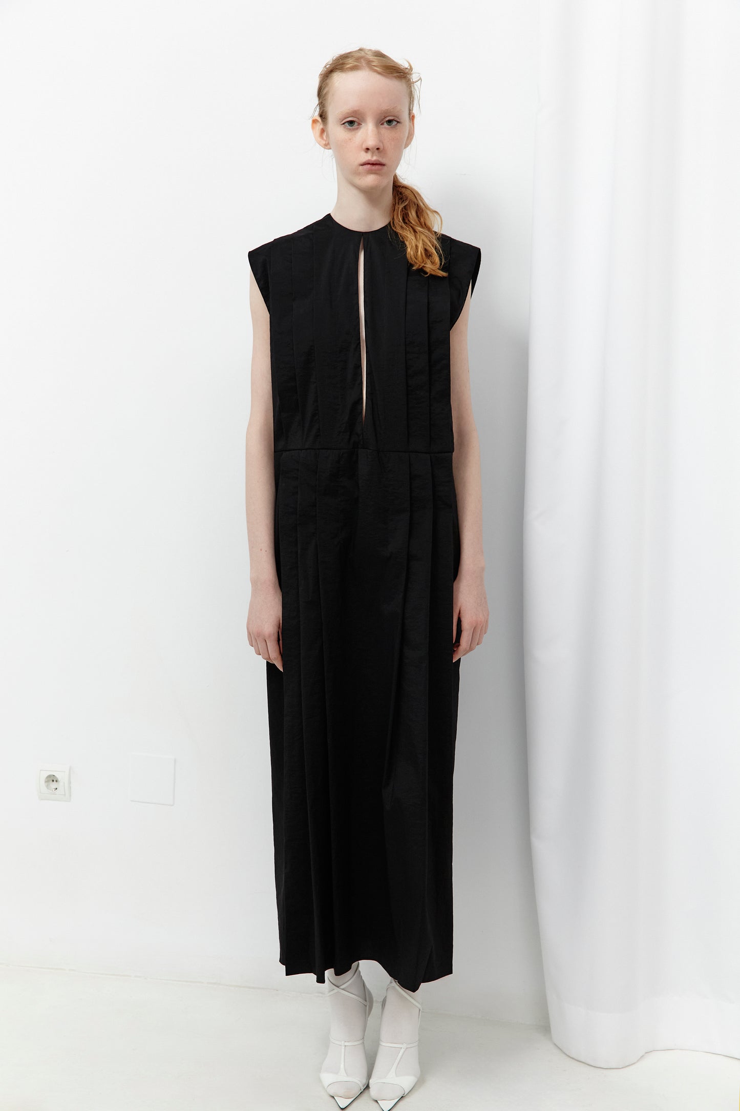 PLEATED TOTE DRESS