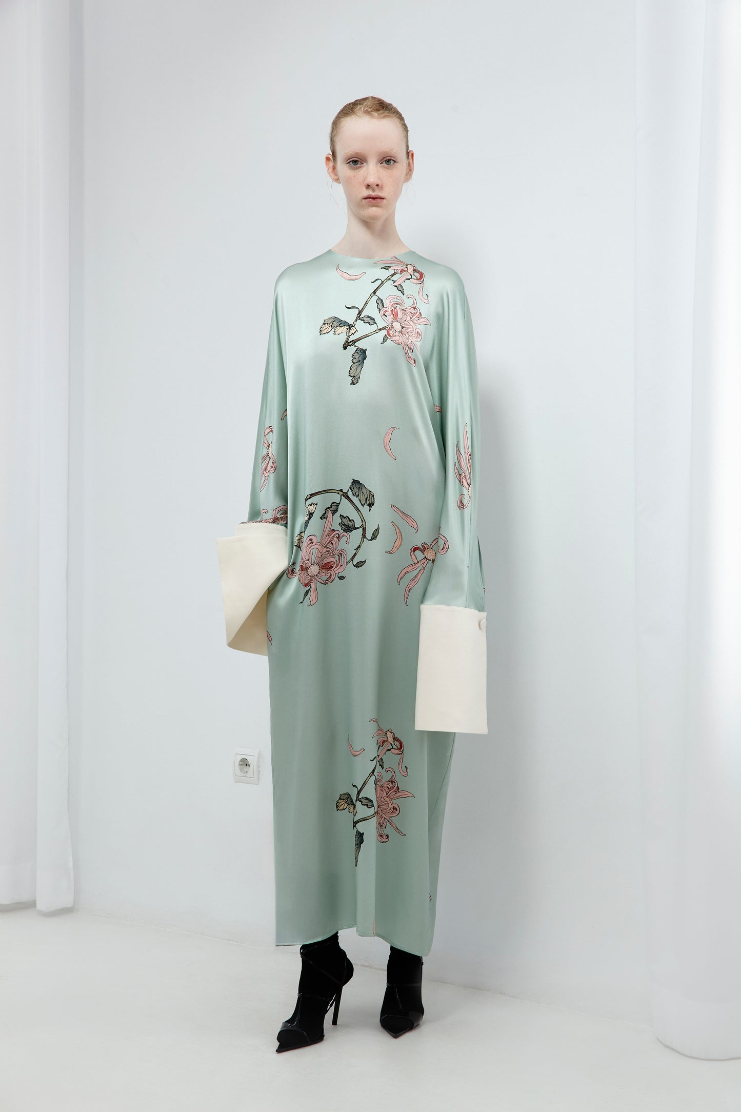 DAISY CUFFS DRESS