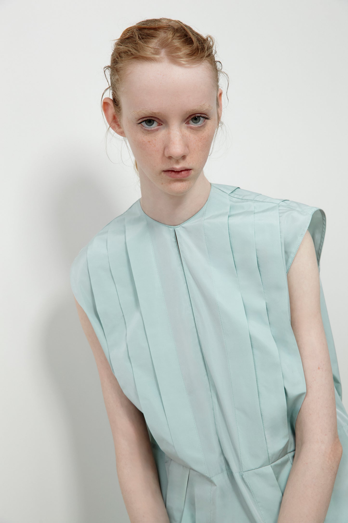 PLEATED TOTE DRESS