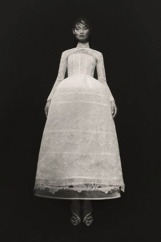 MAXI LACE WITH SLEEVES