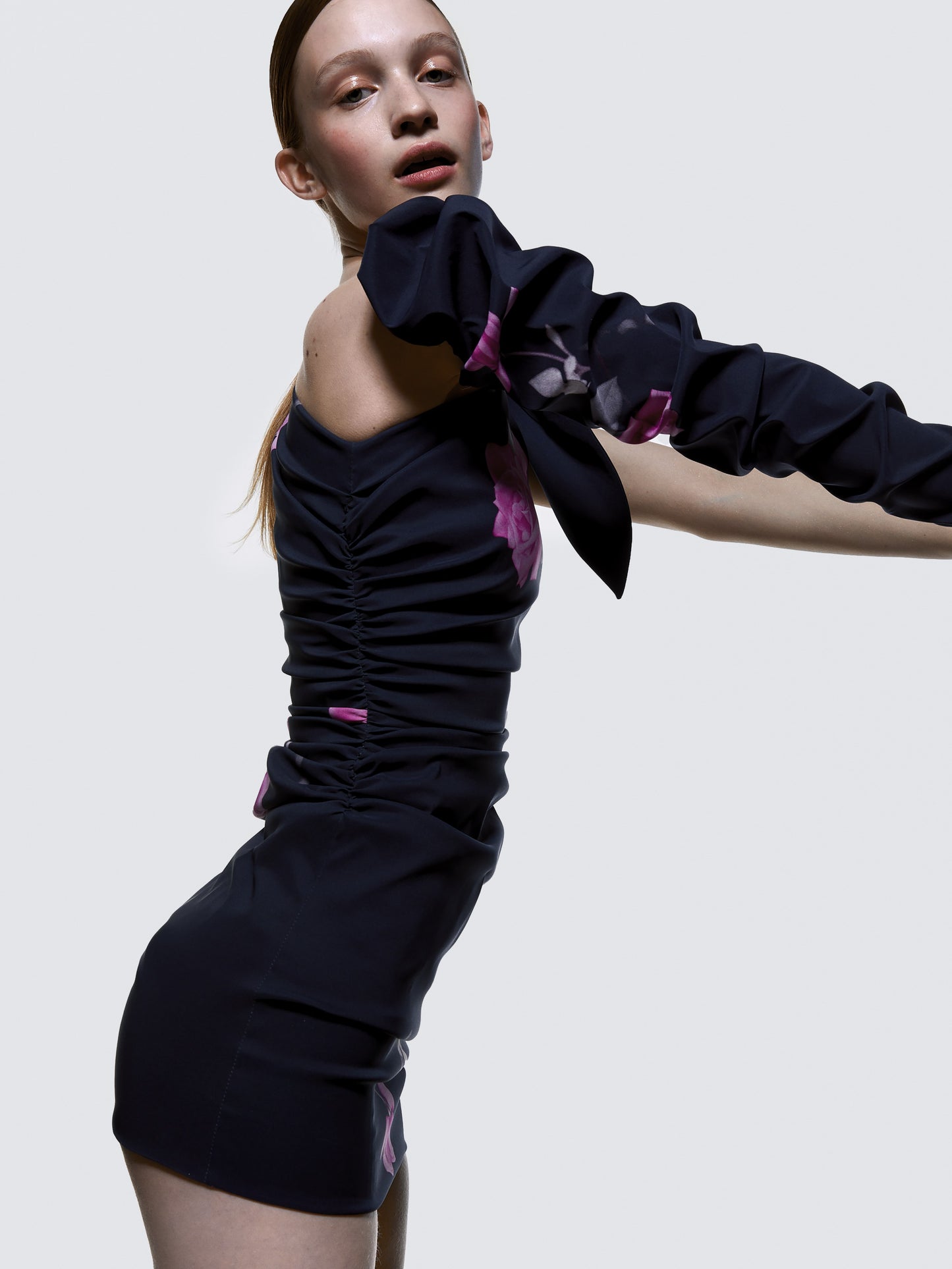 VESTIDO MINI NUDO