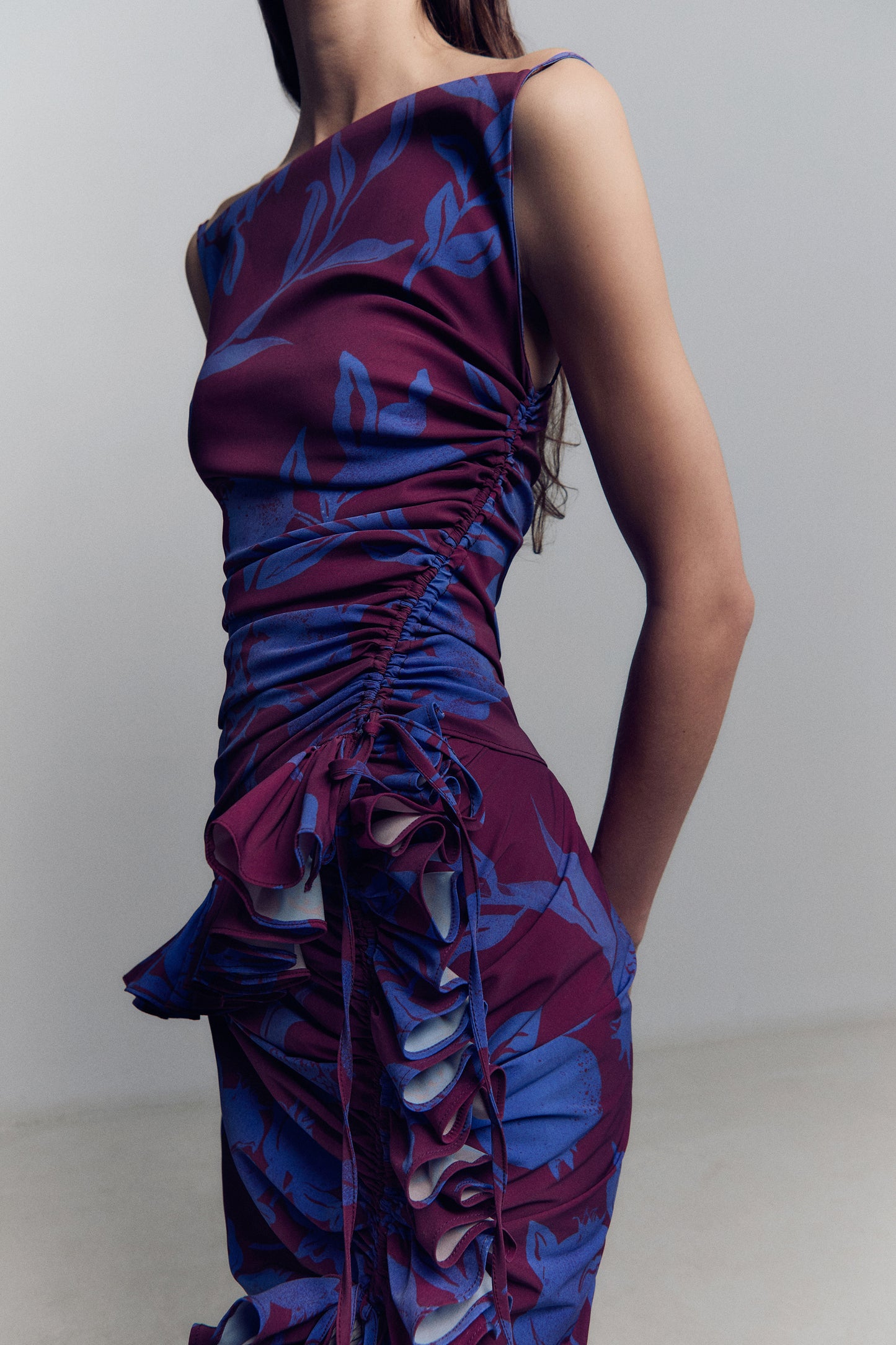 ONE SIDE RUFFLE SKIRT
