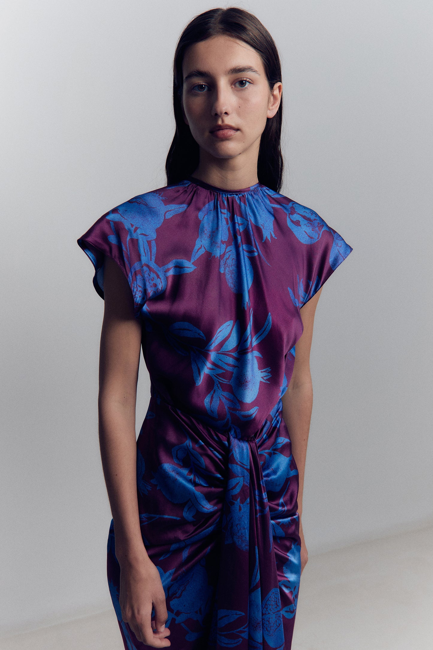 CREW-NECK KNOT DRESS