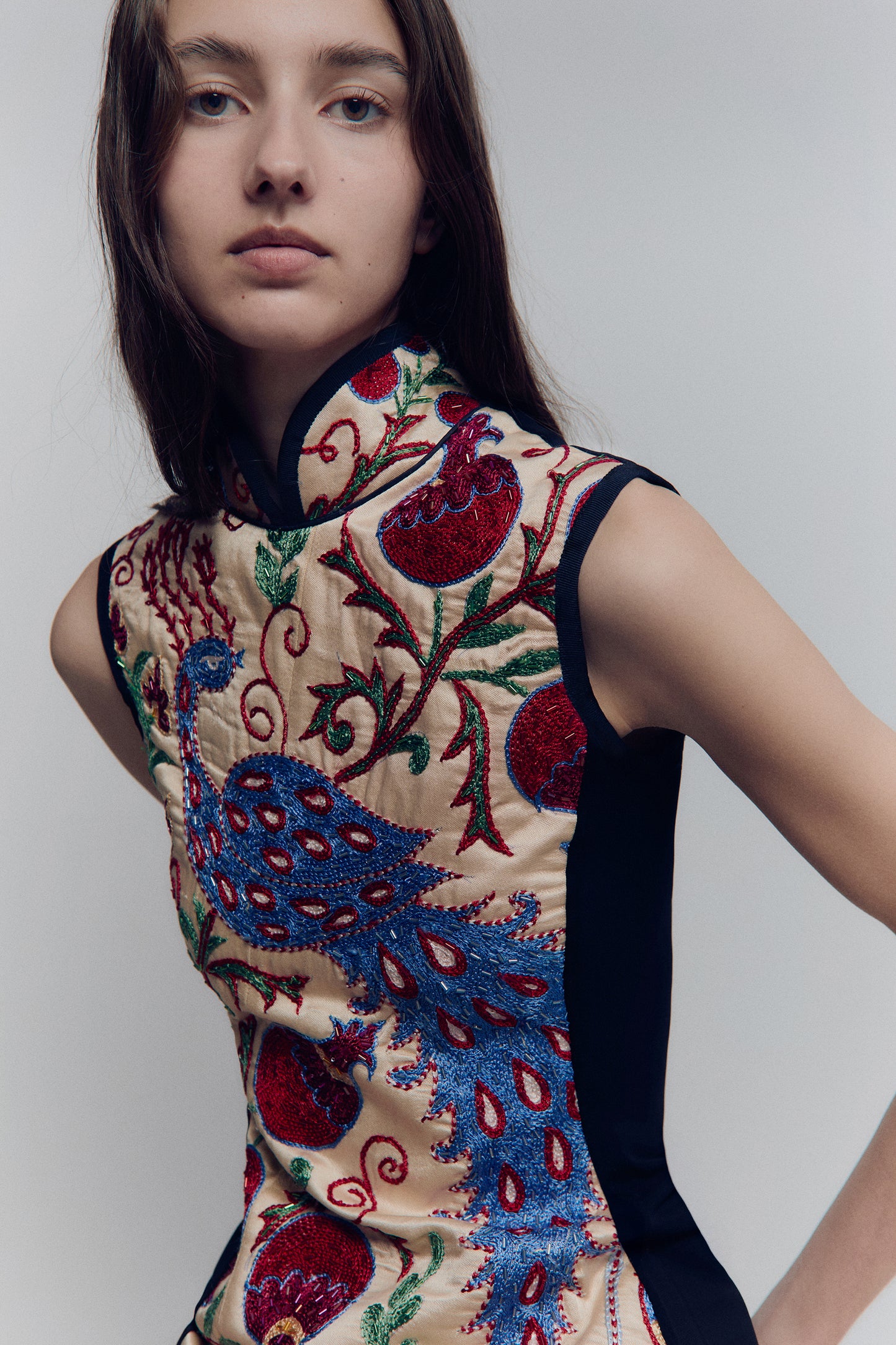 EMBROIDERY MAO TOP
