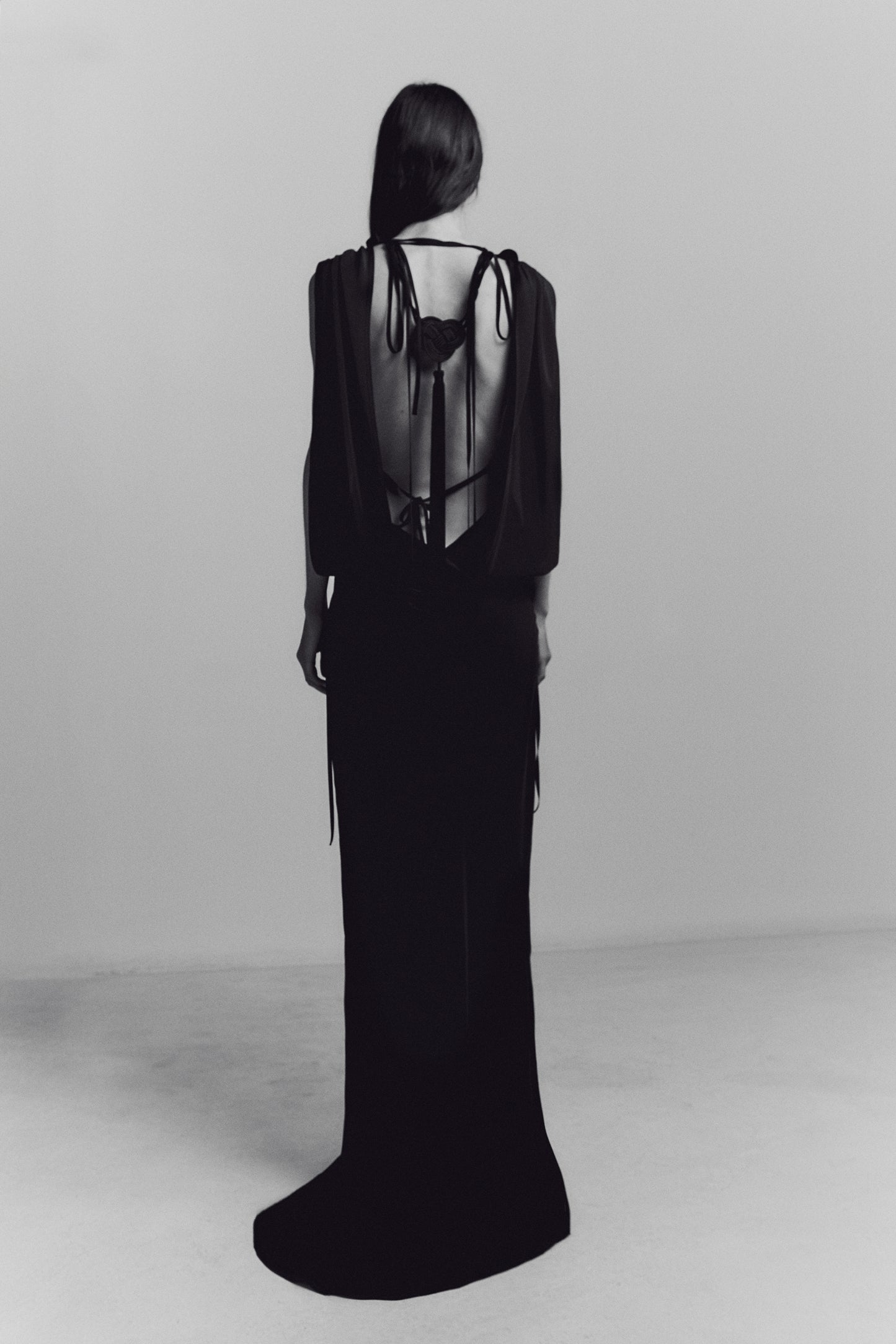 THE ORIENT BACK GOWN