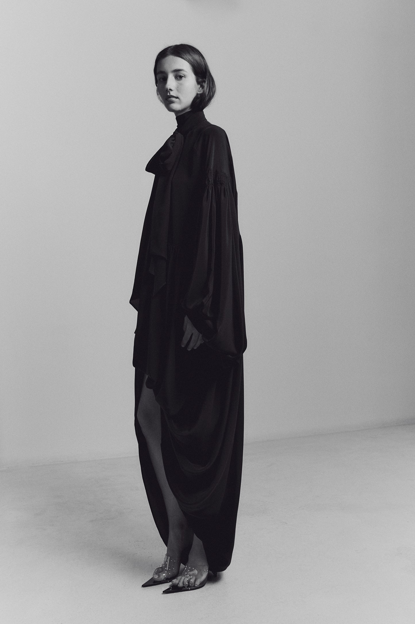 BLACK MAXI BLOUSE