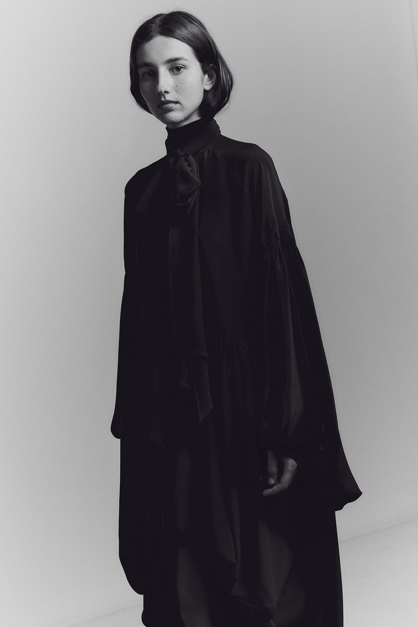 BLACK MAXI BLOUSE
