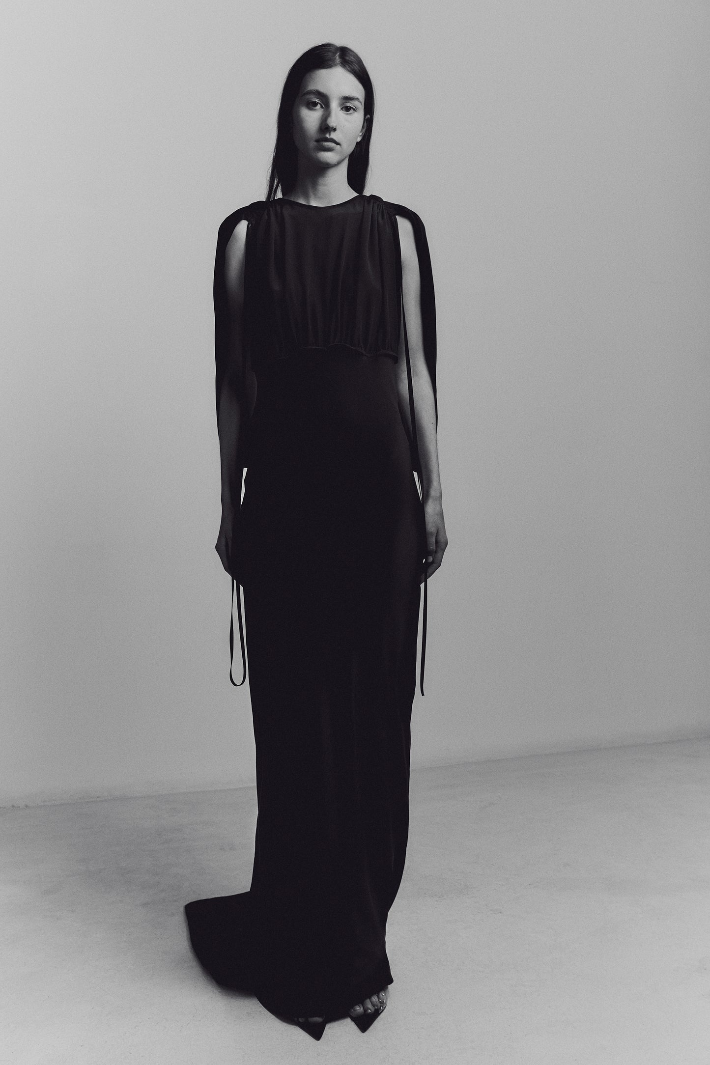 THE ORIENT BACK GOWN